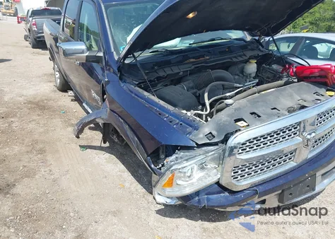 2017 Ram 1500 Laramie 4X4 5'7 Box z USA, uszkodzony, nr VIN 1C6RR7NT1HS659964